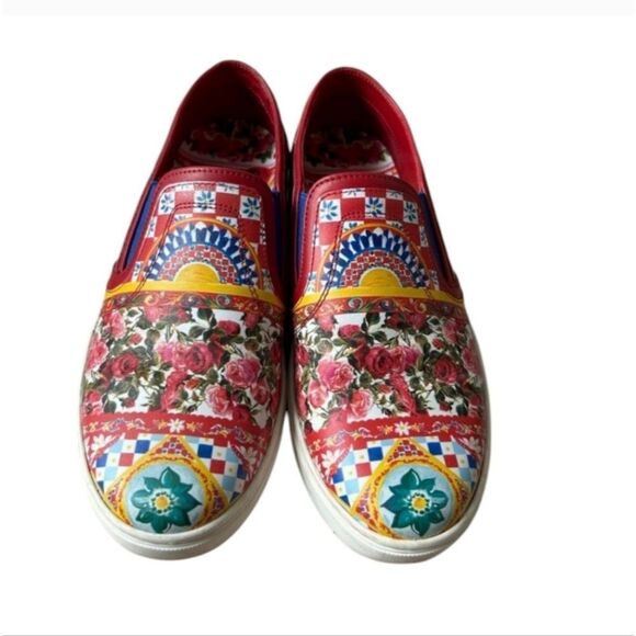 Dolce And Gabbana - Picture 4 of 5